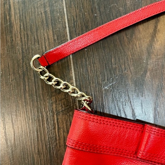 🔺Kate Spade Leather Bag
🔺Mint condition, barely used
🔺Cherry red w/gold hardware - Picture 6 of 7